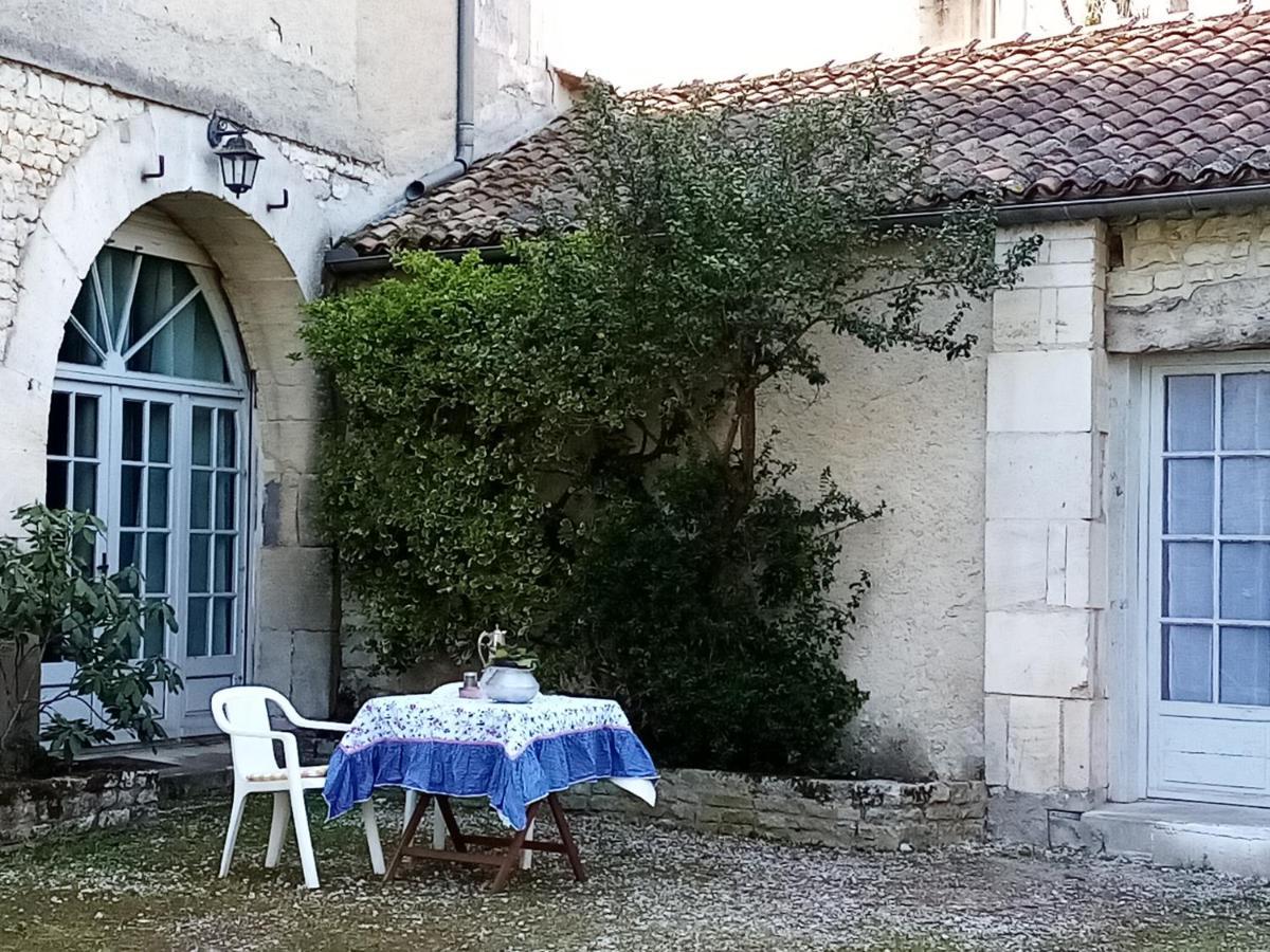 Bed and Breakfast Domaine De Pladuc Lachaise Zewnętrze zdjęcie